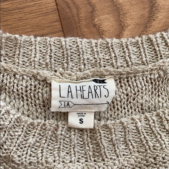 Sweater with Shoulder Interlacing - Picture 3 of 3